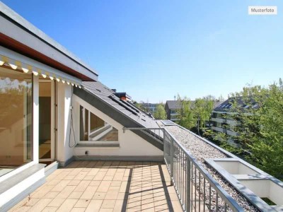 Provisionsfrei Etagenwohnung in 66115 Saarbrücken, Am Krenzelsberg