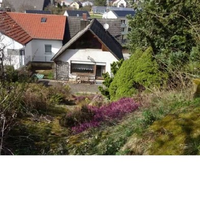 Modernisiertes Einfamilienhaus (DHH) mit 4 Zimmern in Amberg-Raigering