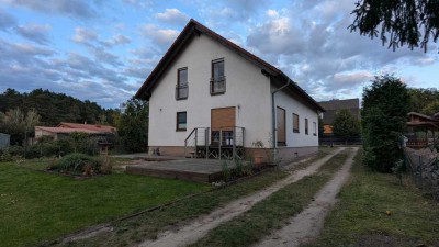 Tolles Zweifamilienhaus mit Pool, großem Garten und flexibler Nutzung