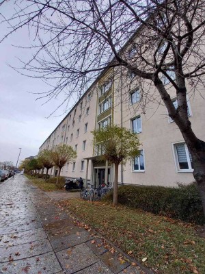 Striesen: Zweiraumwohnung mit Balkon