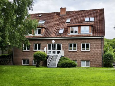 Schöne 4-Zi.-Whg. mit 2 Terrassen, Garten u. Carport in Uninähe // Projensdorfer Straße, Kiel