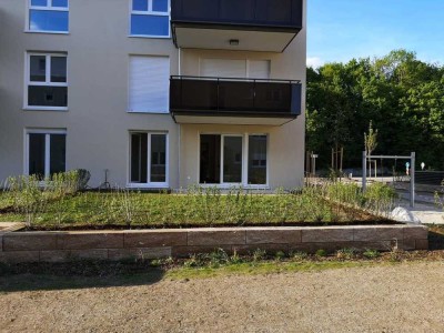 exklusive 3-Zimmer-EG-Wohnung mit Einbauküche in Unterhaching
