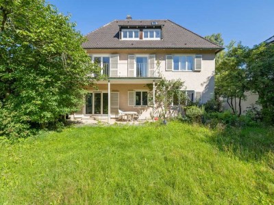 Attraktives Zweifamilienhaus mit Potenzial - Sanierung oder Neubau