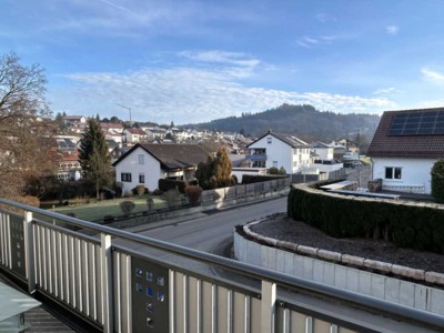 Waldstetten - sonnige 3 Zimmer Wohnung mit schönem Balkonblick und Garage