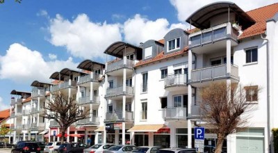 Schöne Galerie-Wohnung auf 2 Ebenen mit Balkon und Einbauküche