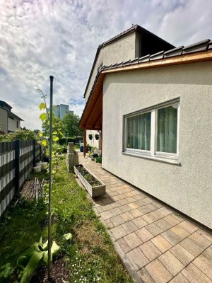 Modernisiertes Reihenendhaus für größere Familien/Mehrgenerationen mit sonnigem Garten