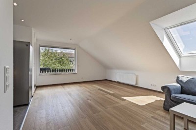 Lintorf - lichtdurchflutete, moderne 4 Zimmer-ETW mit Sonnenbalkon in 2 Familienwohnhaus ! Garage !