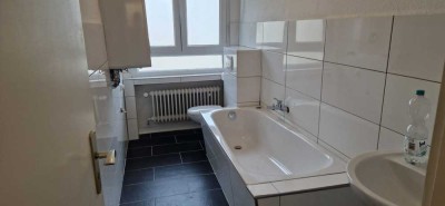 Freundliche und vollständig renovierte 3-Zimmer-Wohnung in Dortmund