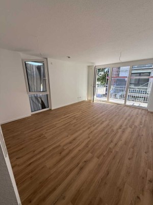 4,5-Zimmer Neubauwohnung im Erstbezug mit Balkon, EBK & TG-Stellplatz