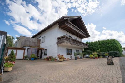 Vielseitiges Zweifamilienhaus im Gewerbegebiet–ideal für Familien, Investoren oder Gewerbetreibende
