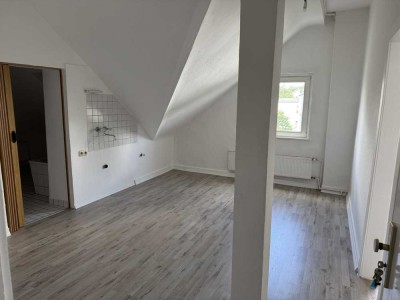 1,5 Raum Wohnung im DG zu vermieten