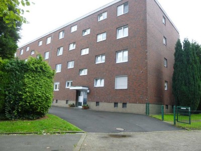 Helle 3,5 -Zimmer-Wohnung mit Balkon sucht Nachmieter