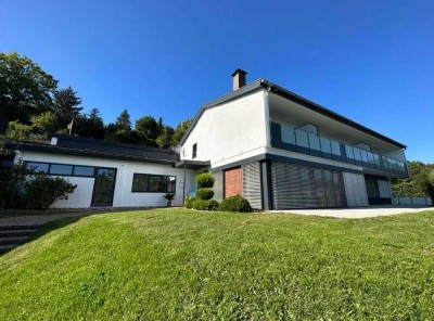 Mehrfamilienhaus mit 6 Wohneinheiten und PV-Anlage