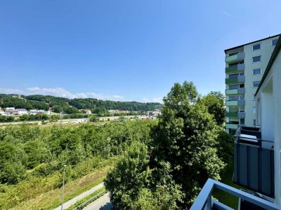 GUT GESCHNITTENE UND HELLE  2 ZIMMER-WOHNUNG IN ZENTRUMSNAHER WOHNLAGE DER UNIVERSITÄTSTSTADT PASSAU