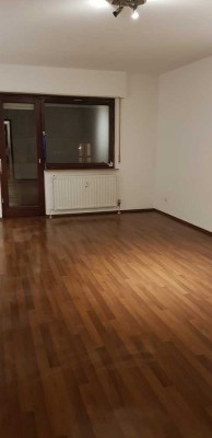 Exklusive, gepflegte 2-Zimmer-Wohnung mit 2 Balkonen und Einbauküche in Kornwestheim