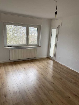 **NATURLIEBHABER AUFGEPASST**HELLE 3-ZIMMERWOHNUNG**RUHIGE WOHNLAGE**