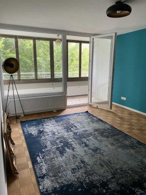 Helle 3,5-Zimmer Wohnung mit Balkon im 5. OG in Oberschleißheim [Privat]