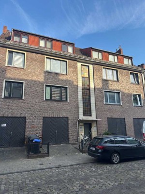 Neustadt: bezugsfreie 2 Zimmer ETW mit Balkon und offener Küche in zentraler Lage