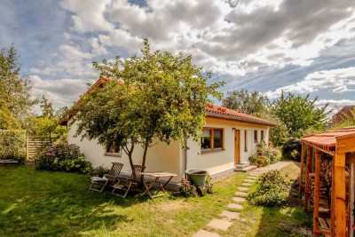 Top gepflegter Bungalow mit Doppelcarport und Gartenhaus