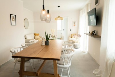 Stilvoll wohnen am Wörthersee – sanierte Gartenwohnung nur 400 m vom See!