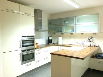prov. frei \ 78 qm zentrale ruhige Lage von privat, barrierefreie Erdgeschosswohnung mit Küche