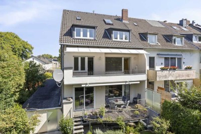 Leerstehendes-gepflegtes 3-Parteienhaus mit Garten & Garage – ideal zur Eigennutzung & Kapitalanlage