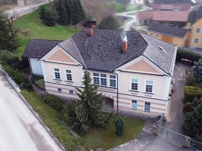 Großzügiger Landsitz mit viel Grund und Boden am westlichen Beginn der Wachau in Gossam!