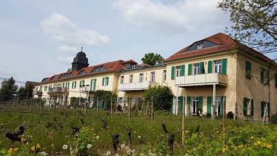 Radebeul - wunderschöne 2-Zi-Eigentumswhg. m. Einbauküche, großer Terrasse, Carport