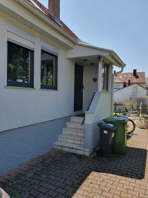 Kleines freistehendes EFH in Forchheim zu vermieten.