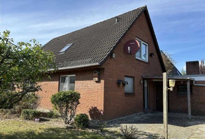 Familienfreundliches Einfamilienhaus mit Garage und Obstgarten  in ruhiger Wohnlage