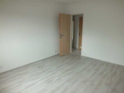 Attraktive 4-Zimmer-Wohnung mit Balkon und Einbauküche in Trossingen