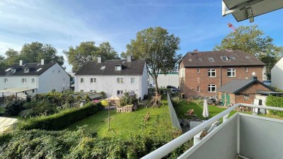 * FREI ab 01.09.2025 ! * 3- Raum - Eigentumswohnung im EG mit Balkon ! Provisionsfrei !