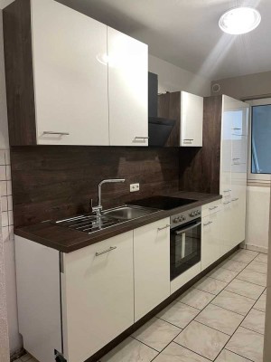 Schöne 2-Zimmer-Wohnung mit Balkon und EBK in Jüchen