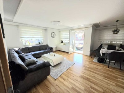 Stilvoll wohnen – großzügige 4-Zimmer-Wohnung mit Balkon, Aufzug und Garagenplatz