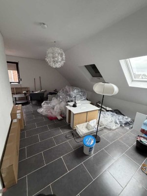 *In Renovierung* Vollständig möblierte Dachgeschosswohnung in Hombruch ab dem 01.12.2025.