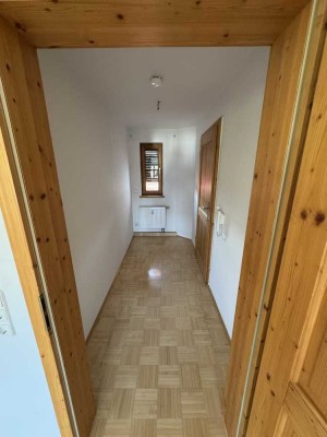 Helle 2 Zimmer Wohnung zu vermieten!