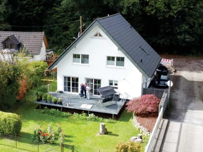 Naturverbunden und stadtnah: Top modernes, junges Einfamilienhaus  in Rösrath-Hoffnungsthal