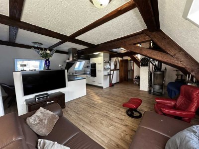 ATTRAKTIVE 6-ZIMMER-GALERIEWOHNUNG IN WOLPERTSHAUSEN