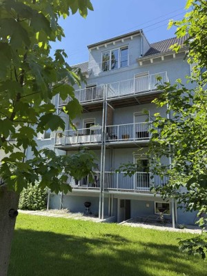 Vollmöblierte 3ZKB - Wohnung im 1.OG mit Balkon *sofort frei*