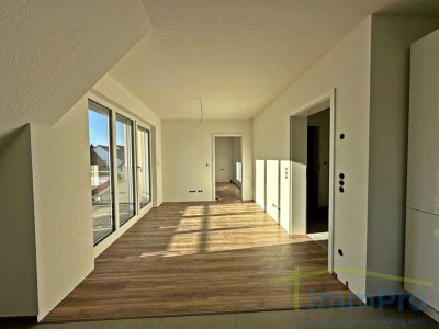 Erstbezug: Moderne Neubau-Dachgeschosswohnung mit Loggia in Gäufelden-Nebringen