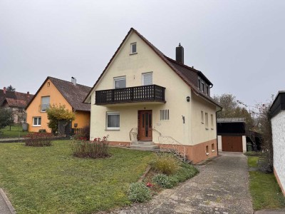 Schönes Haus mit fünf Zimmern und EBK in Oberderdingen-Großvillars