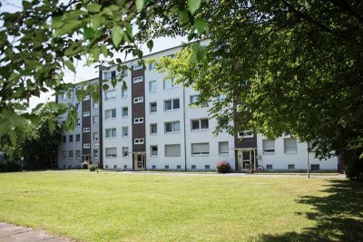 Familien aufgepasst, sehr schöne-3- Zimmerwohnung mit Loggia in Duisburg-Mündelheim!