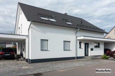 Einfamilienhaus mit Garage - provisionsfrei