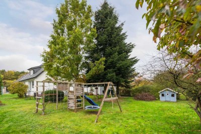 Freistehendes Einfamilienhaus mit großem Garten