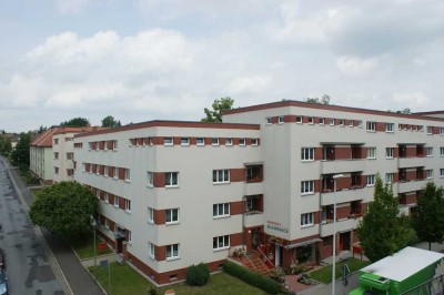 Frisch saniert - wunderschöne 3-Raum Wohnung mit Balkon im Altenburger Dichterviertel!