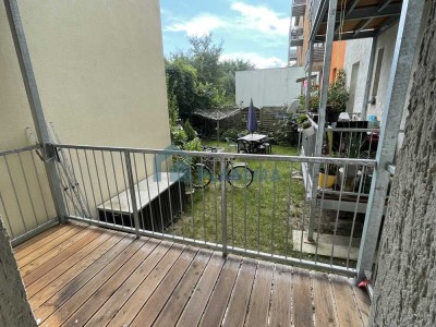 Renovierte 2 Zimmer Wohnung mit Balkon und neuer EBK