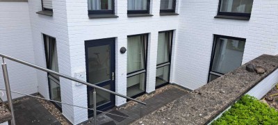 Schöne und gepflegte 2-Zimmer-Souterrain-Wohnung in Hövelhof