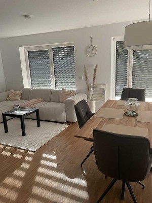 Flugfeld: Moderne 2-Zimmer-Wohnung mit Einbauküche und großem Balkon