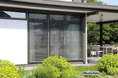 Einfamilienhaus mit Doppelgarage und Terrasse