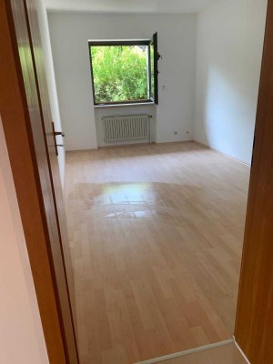 Elegante 3-Zimmer-Wohnung mit sonnigem Balkon, großem Garten & Toplage in Bonn